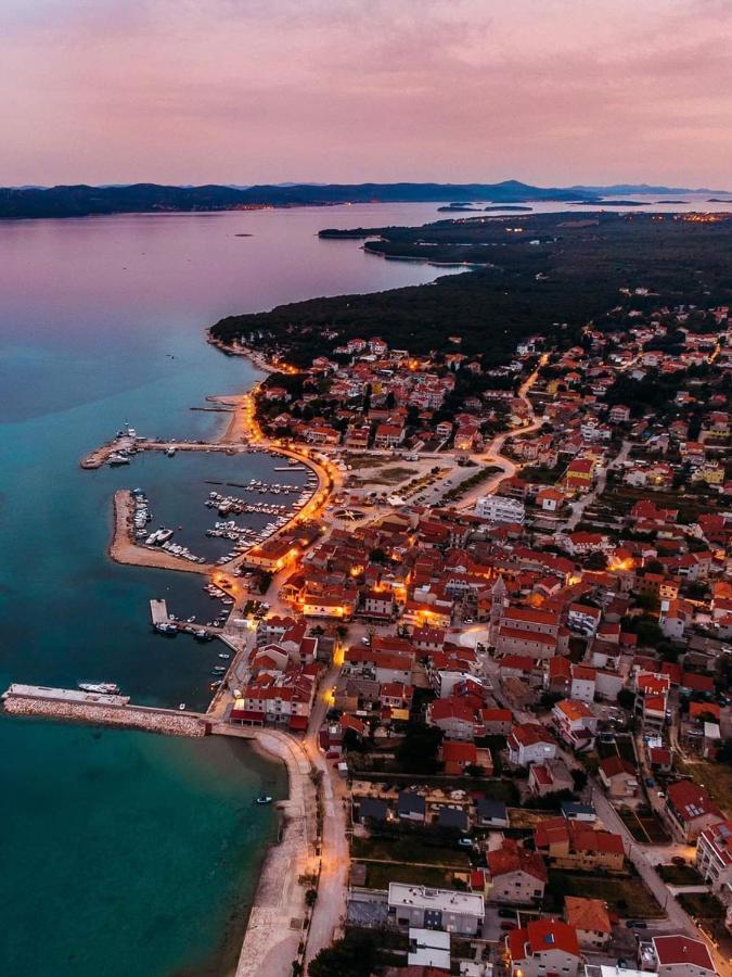 Apartments Luka Пакоштане Экстерьер фото