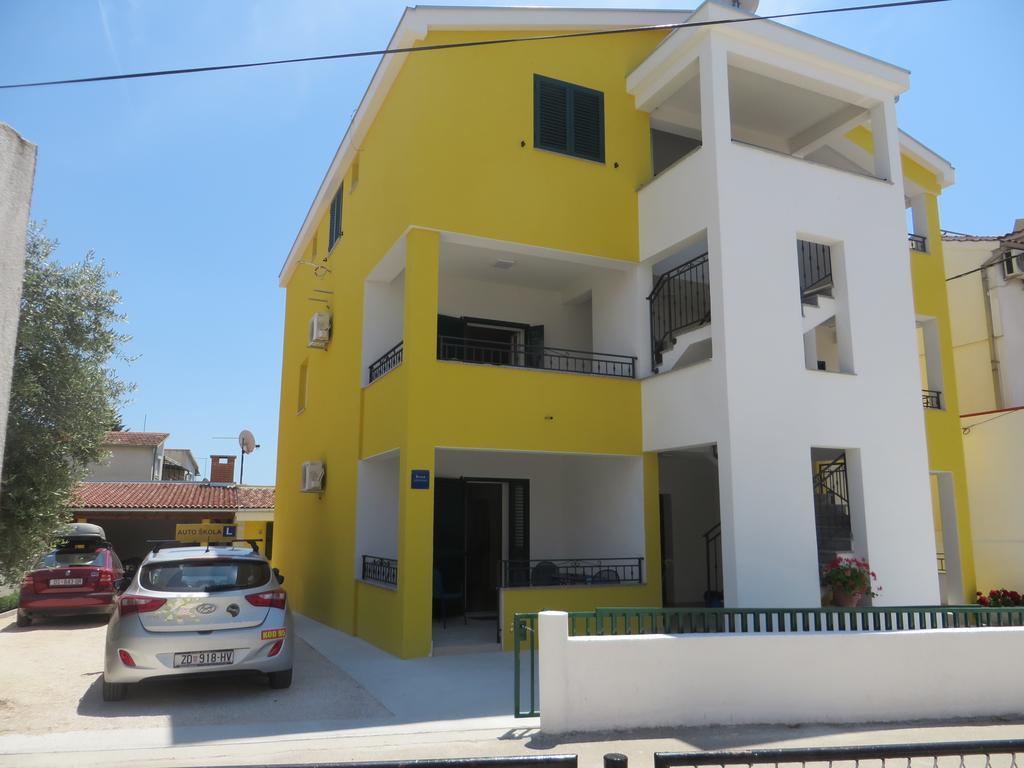Apartments Luka Пакоштане Экстерьер фото