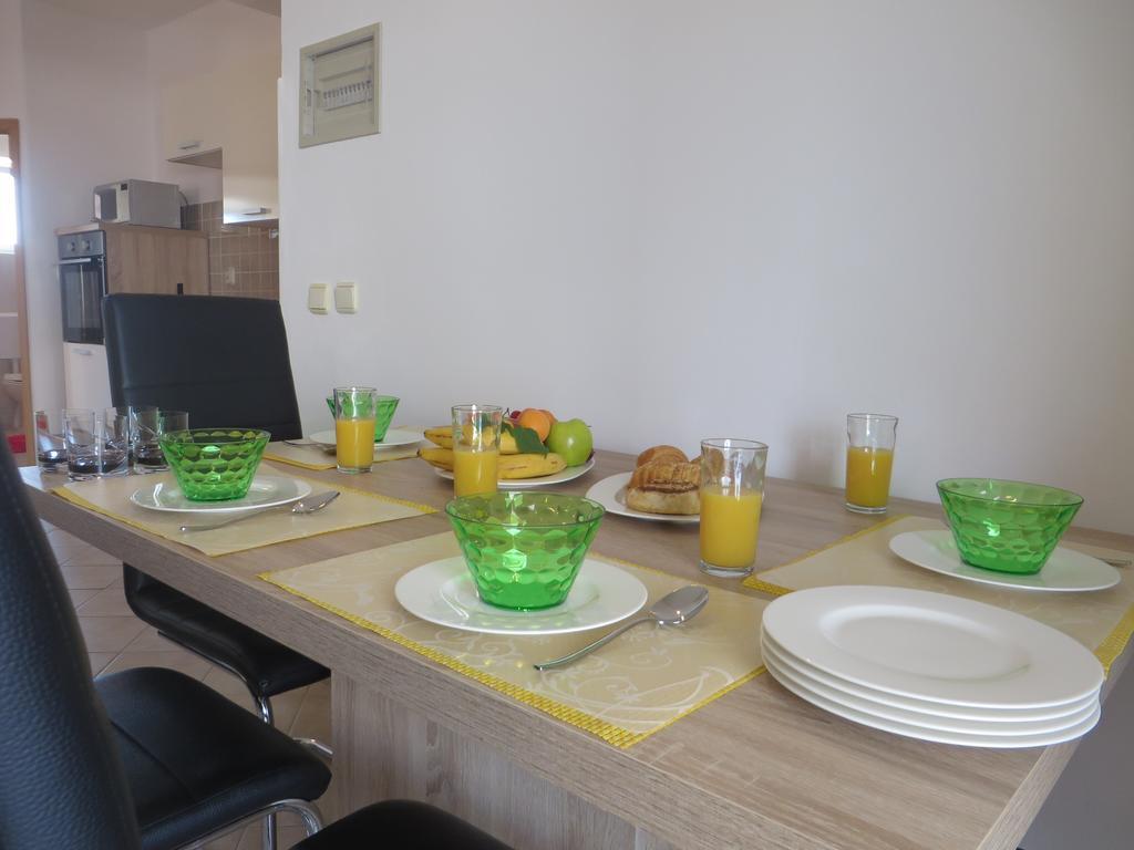 Apartments Luka Пакоштане Экстерьер фото