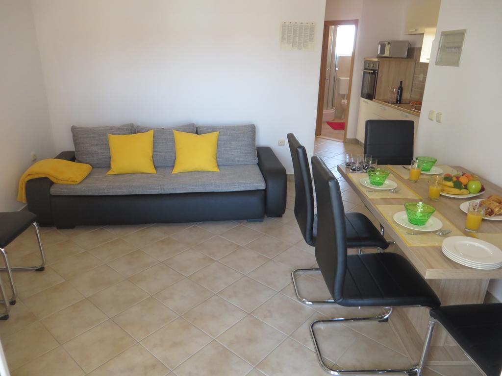 Apartments Luka Пакоштане Экстерьер фото